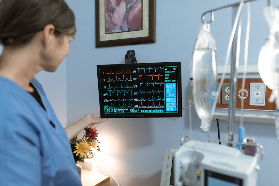 Nurse working in a clinical setting